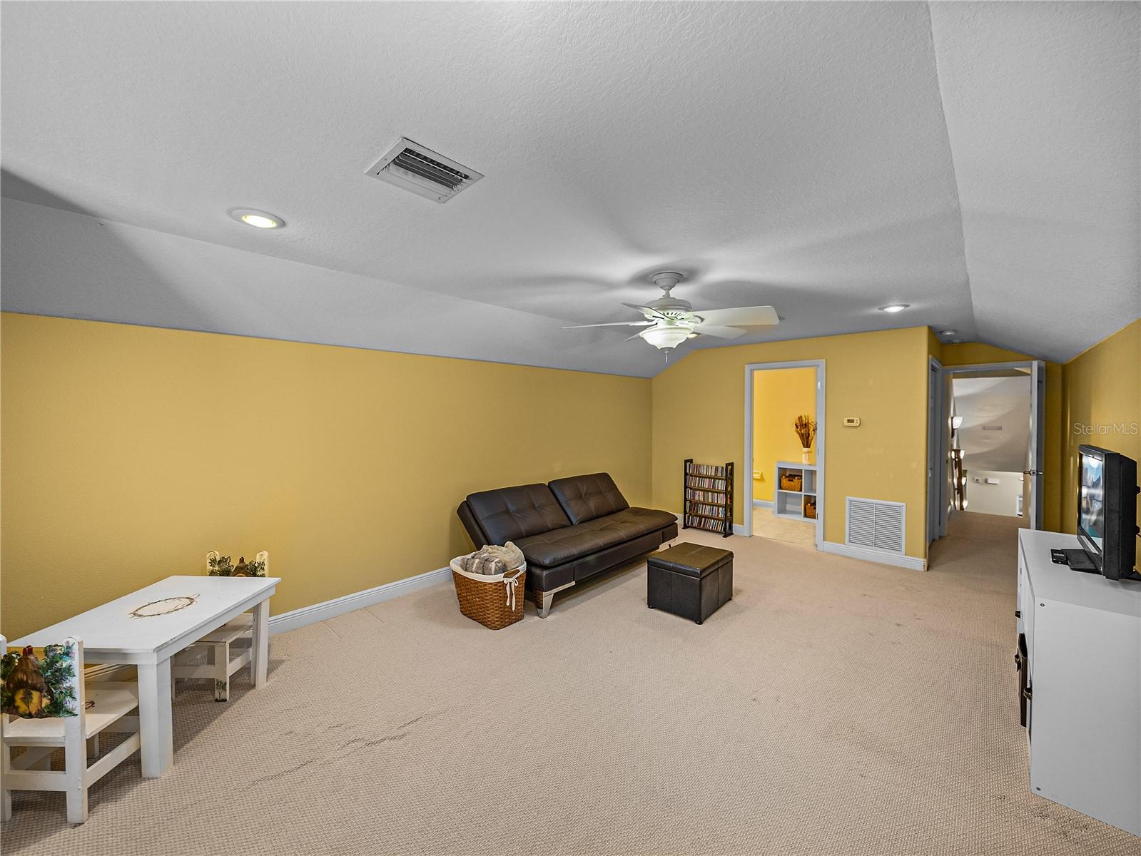 1111 CARRIAGE PARK DR, VALRICO, FL, 33594