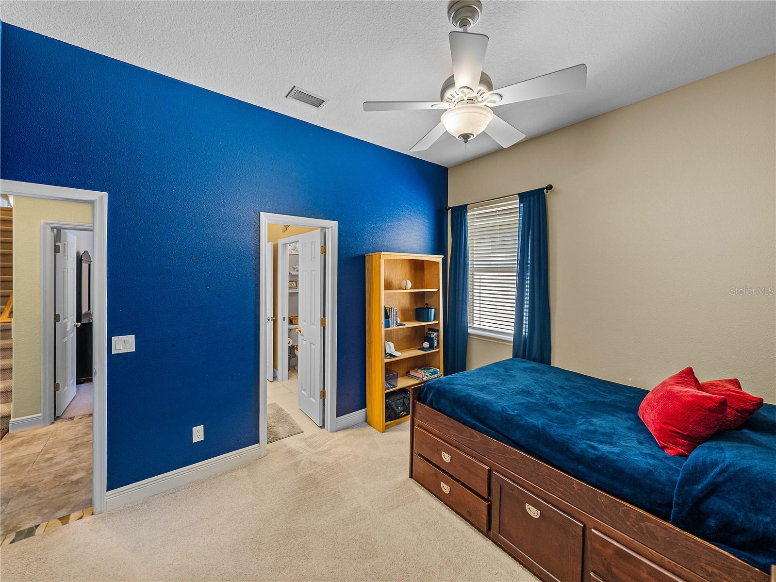 1111 CARRIAGE PARK DR, VALRICO, FL, 33594