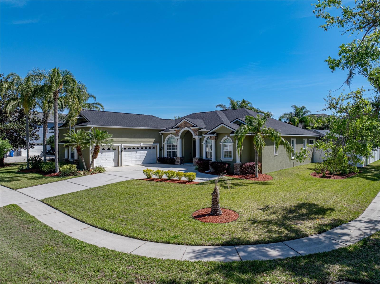 1111 CARRIAGE PARK DR, VALRICO, FL, 33594