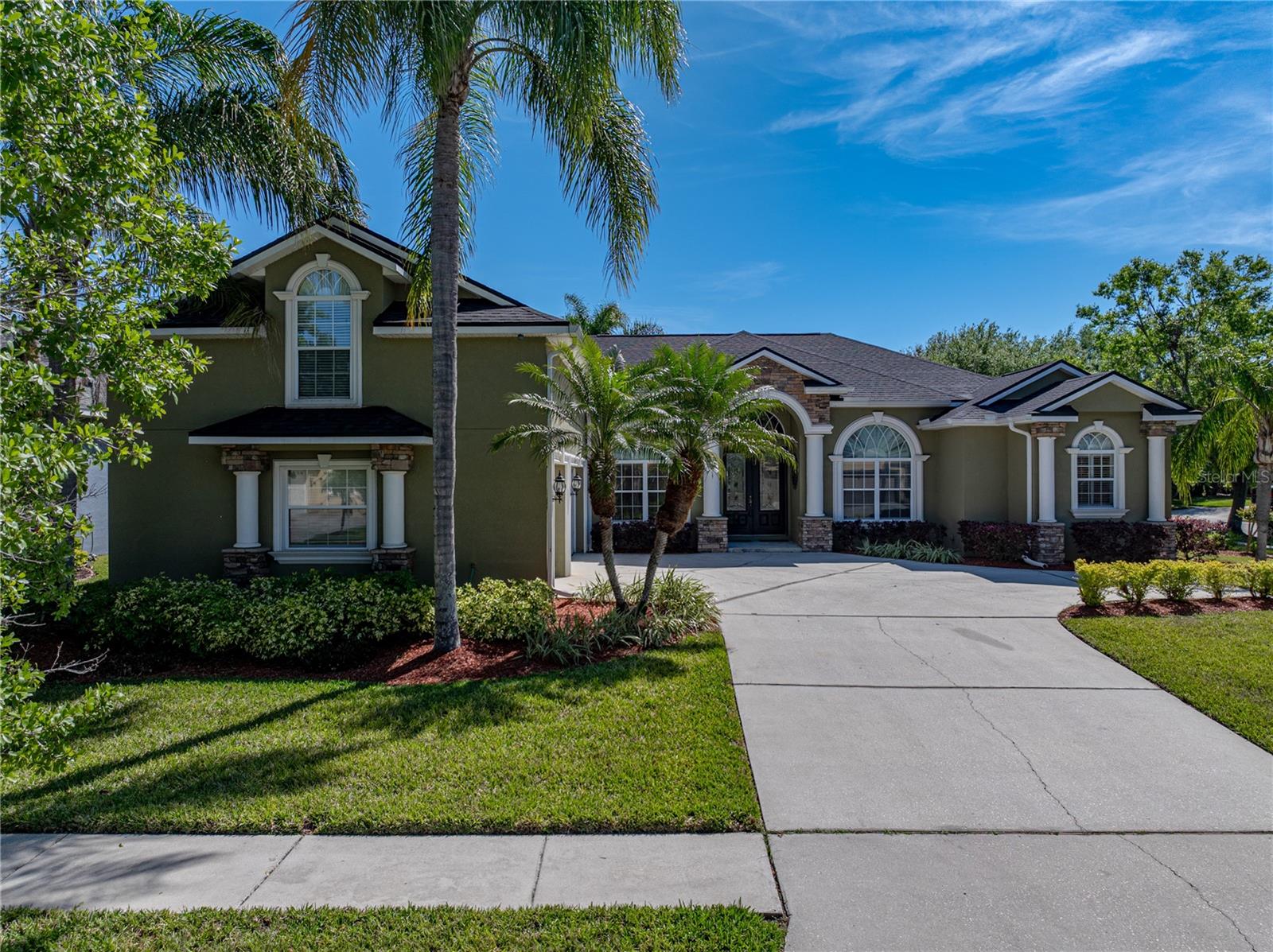 1111 CARRIAGE PARK DR, VALRICO, FL, 33594