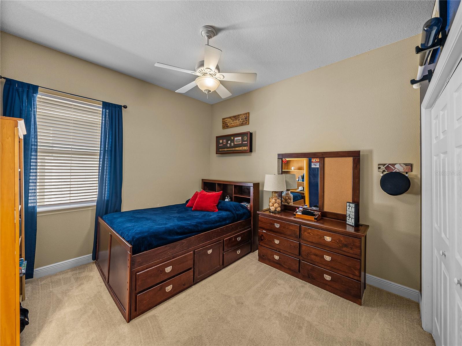 1111 CARRIAGE PARK DR, VALRICO, FL, 33594