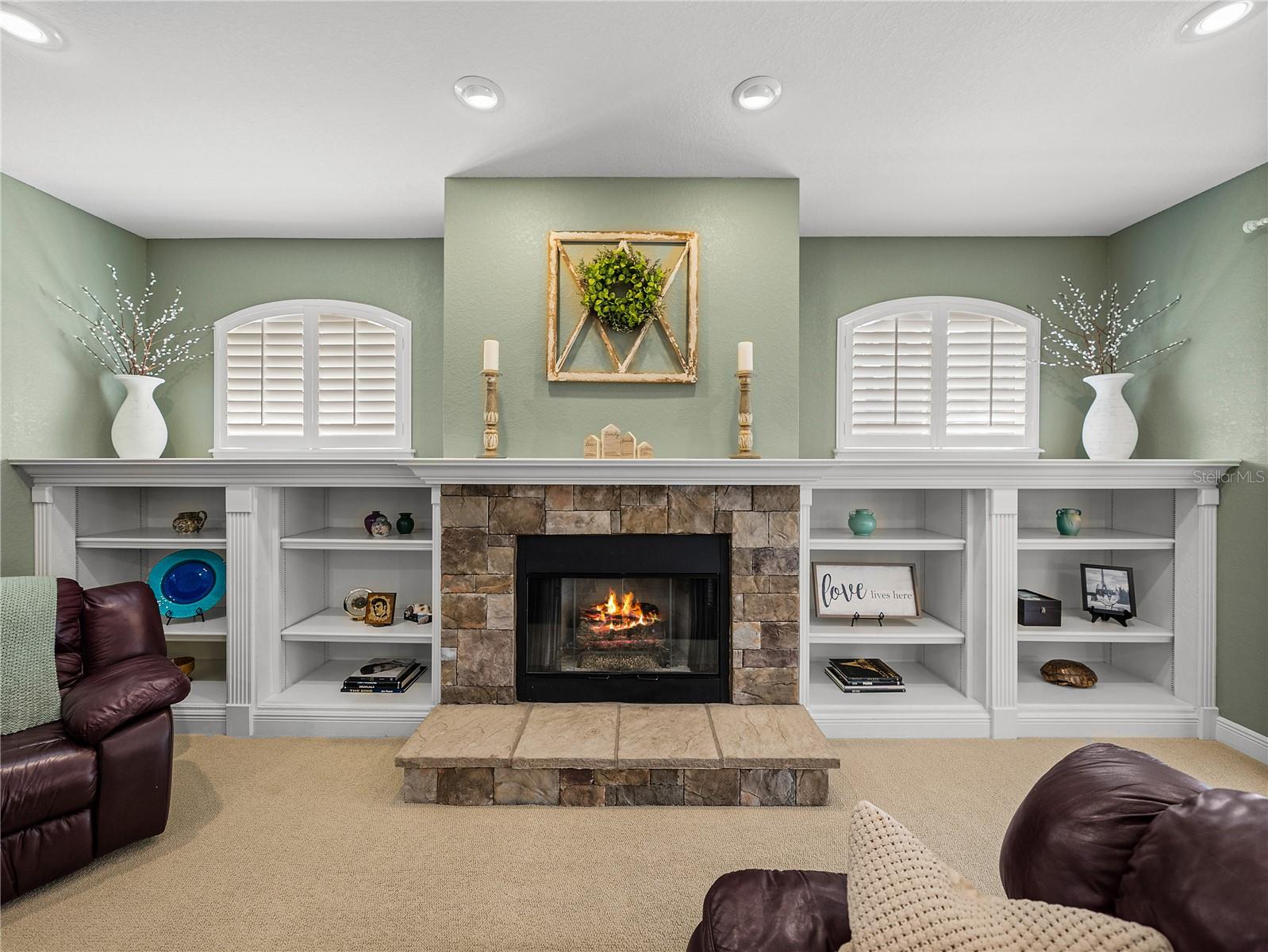 1111 CARRIAGE PARK DR, VALRICO, FL, 33594