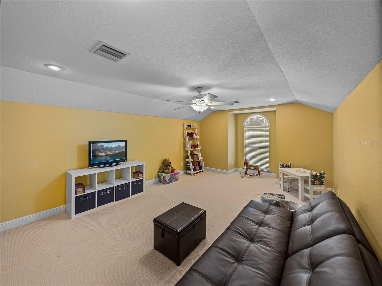 1111 CARRIAGE PARK DR, VALRICO, FL, 33594