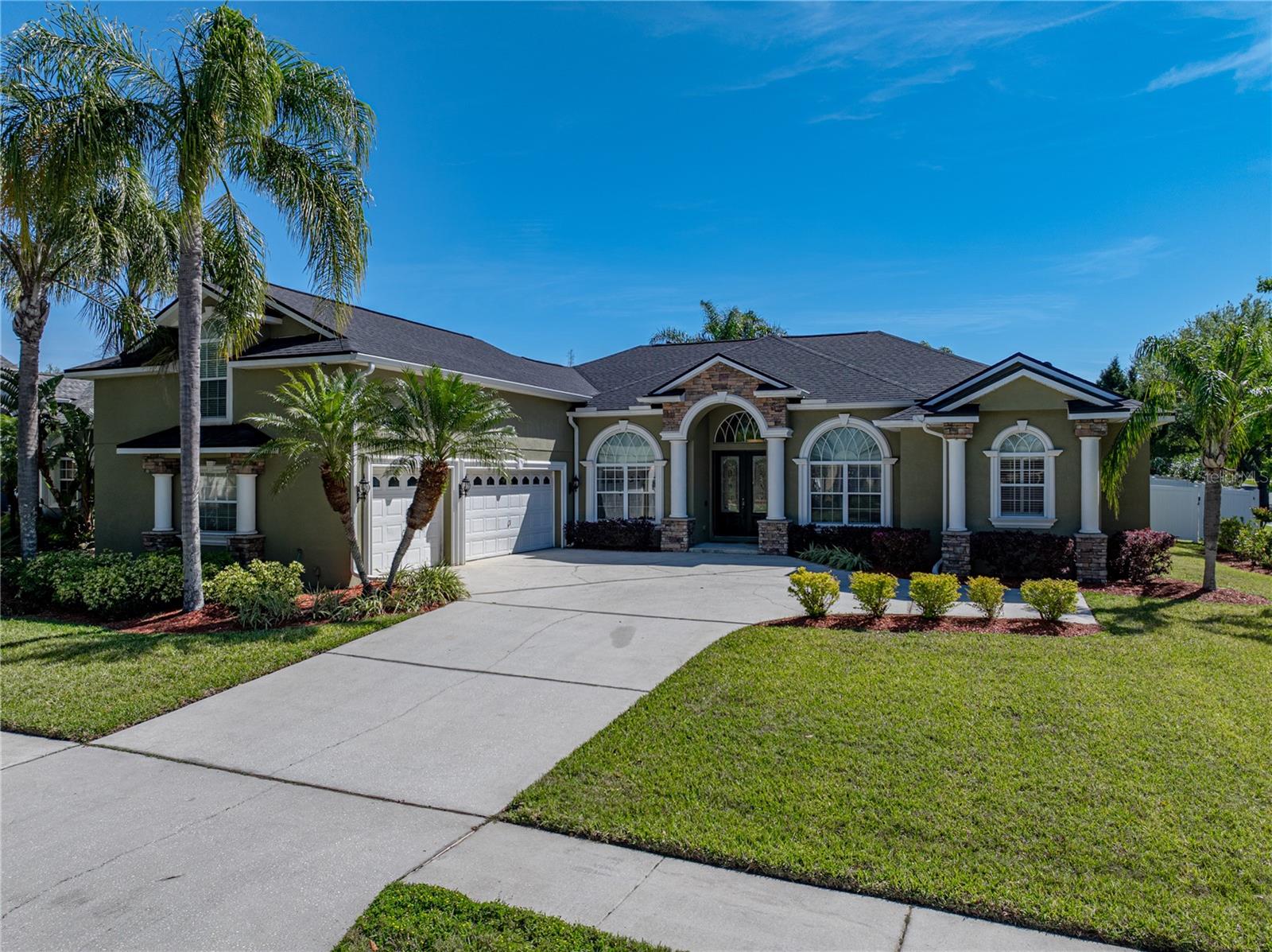 1111 CARRIAGE PARK DR, VALRICO, FL, 33594