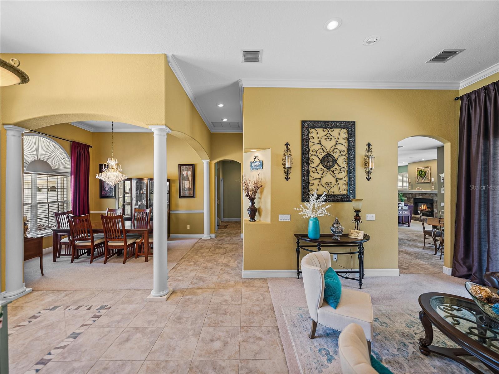 1111 CARRIAGE PARK DR, VALRICO, FL, 33594