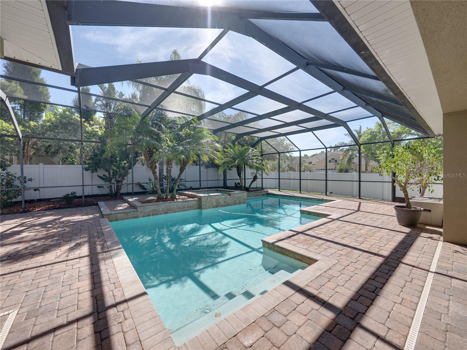 1111 CARRIAGE PARK DR, VALRICO, FL, 33594