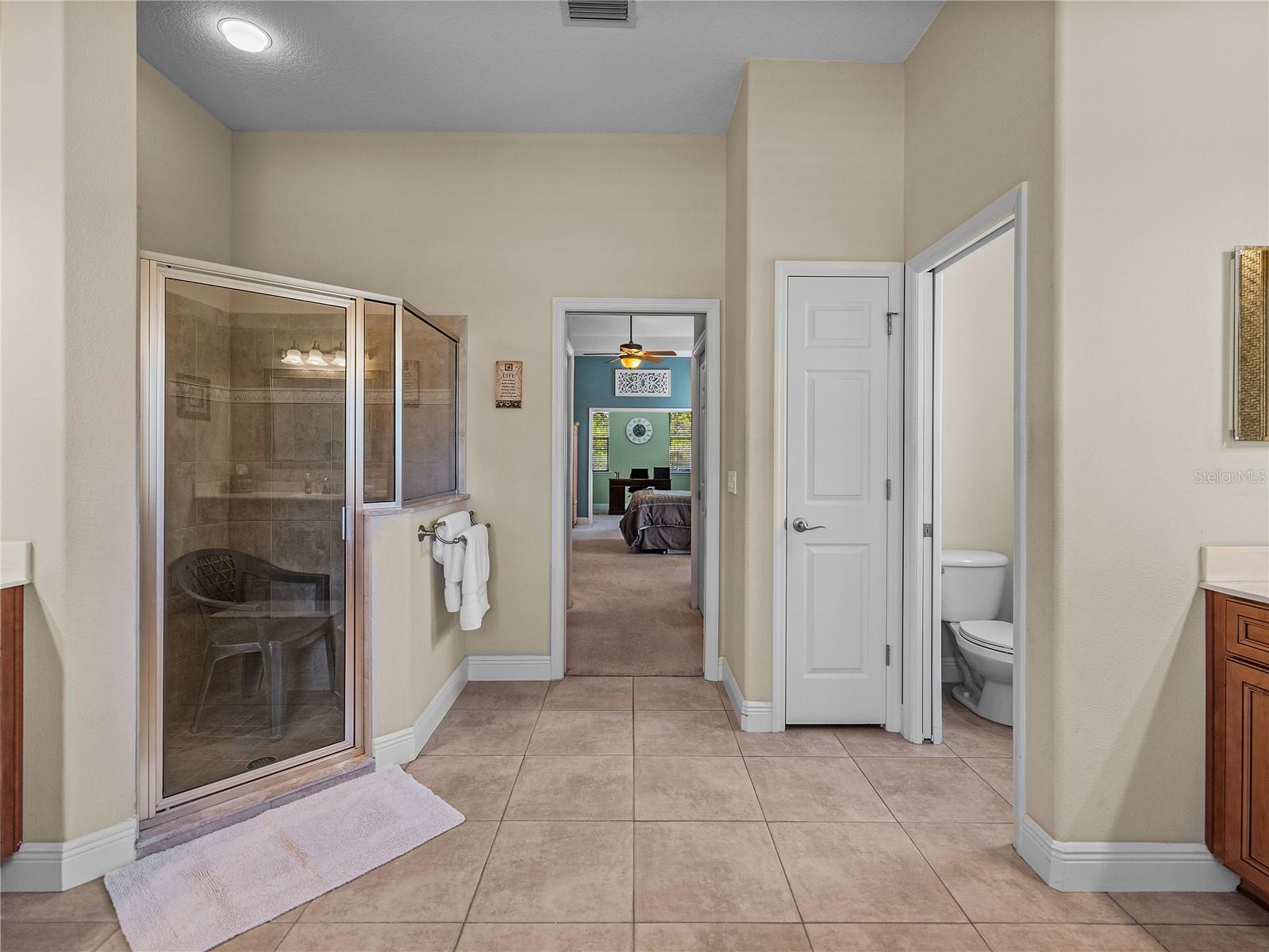 1111 CARRIAGE PARK DR, VALRICO, FL, 33594