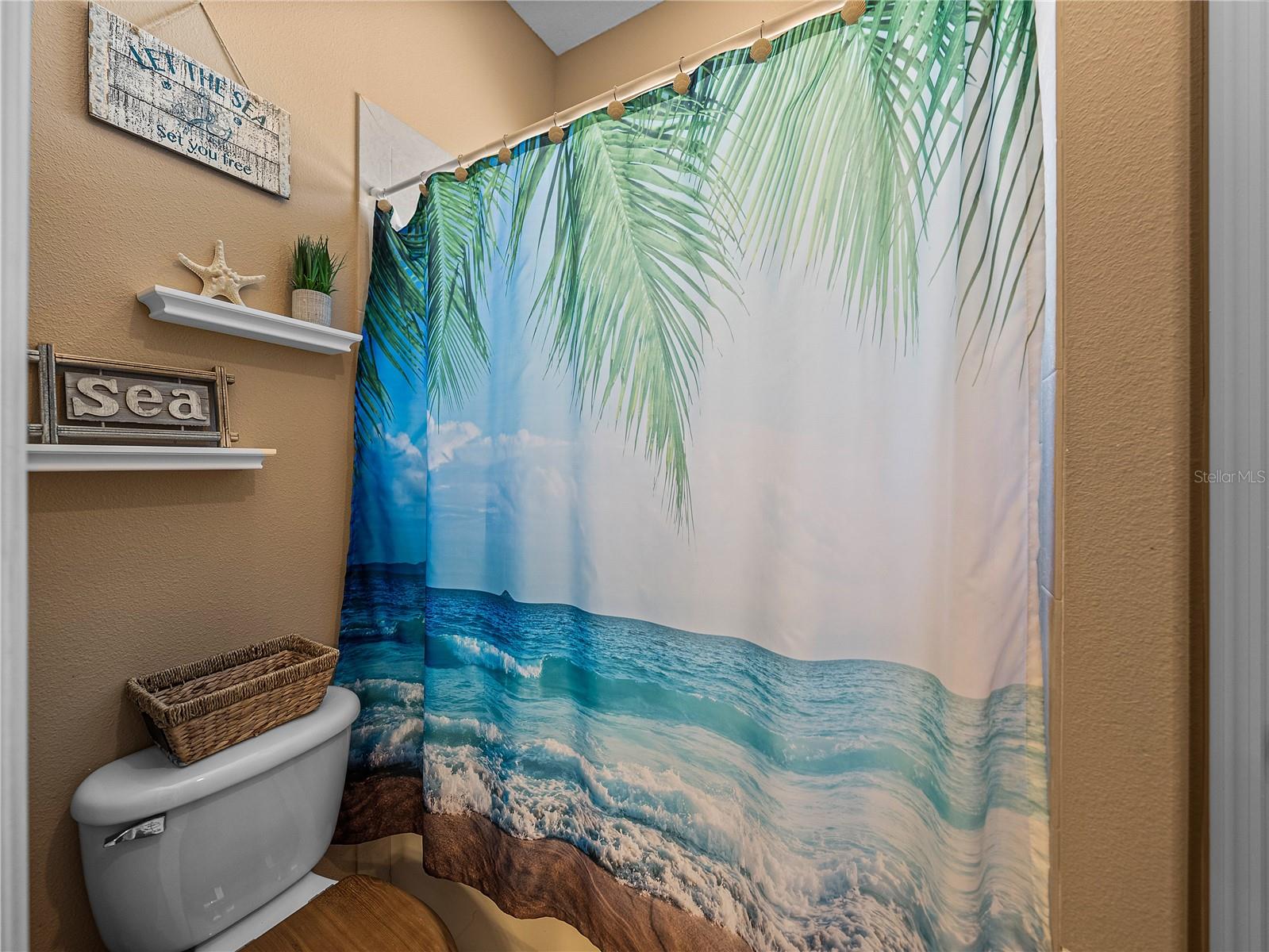 1111 CARRIAGE PARK DR, VALRICO, FL, 33594