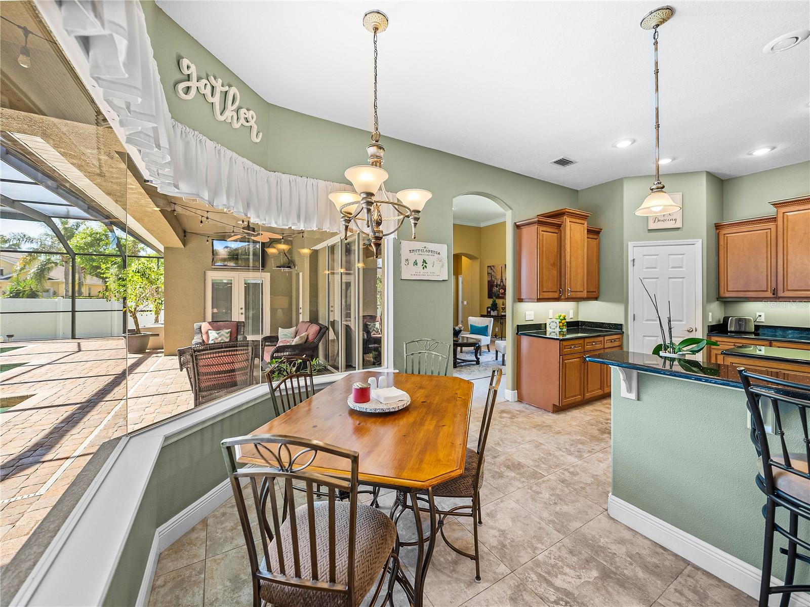 1111 CARRIAGE PARK DR, VALRICO, FL, 33594