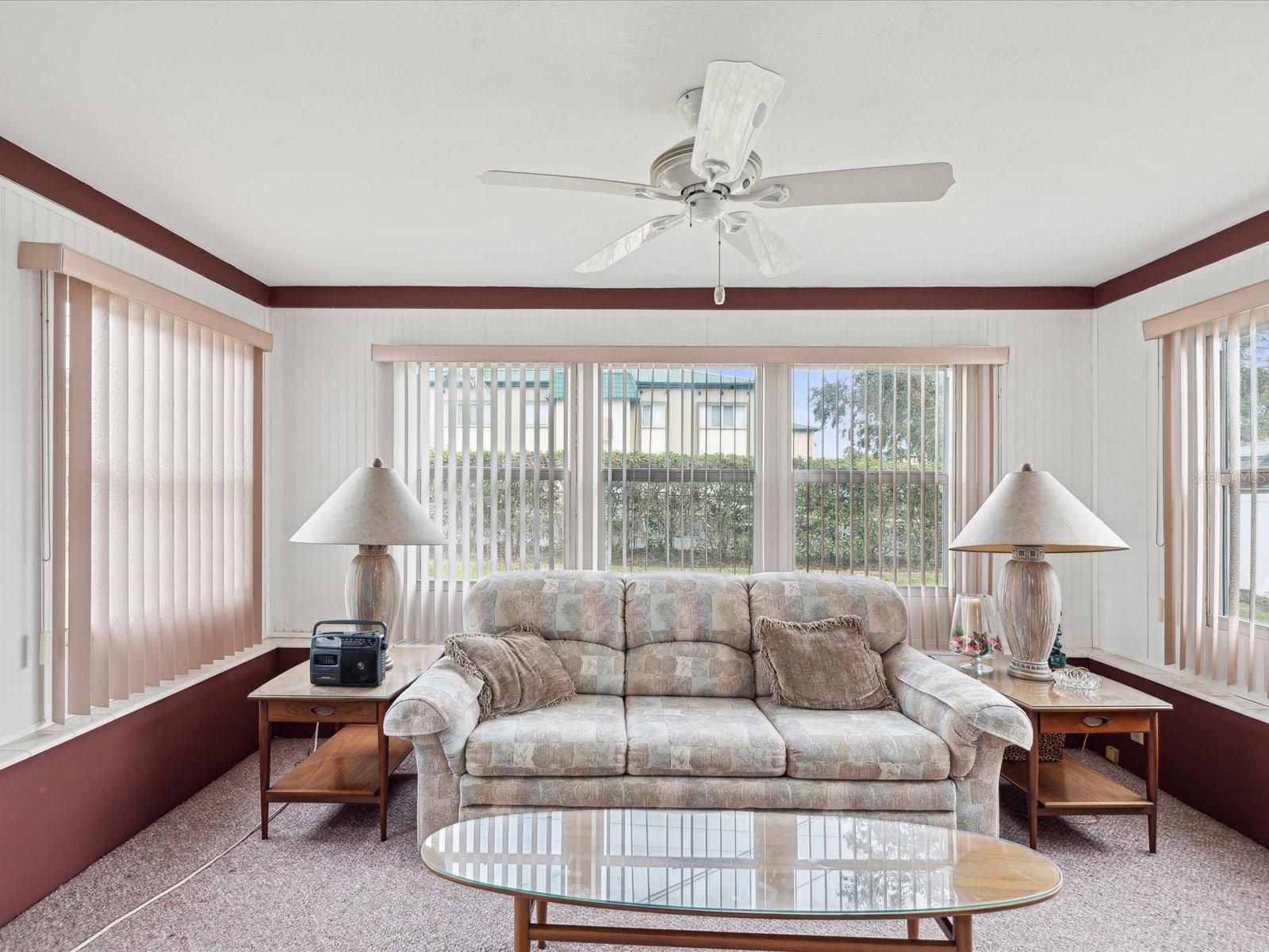 7547 BARRY CT, SEMINOLE, FL, 33772