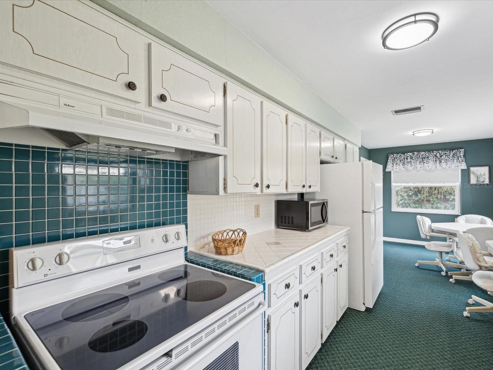 7547 BARRY CT, SEMINOLE, FL, 33772