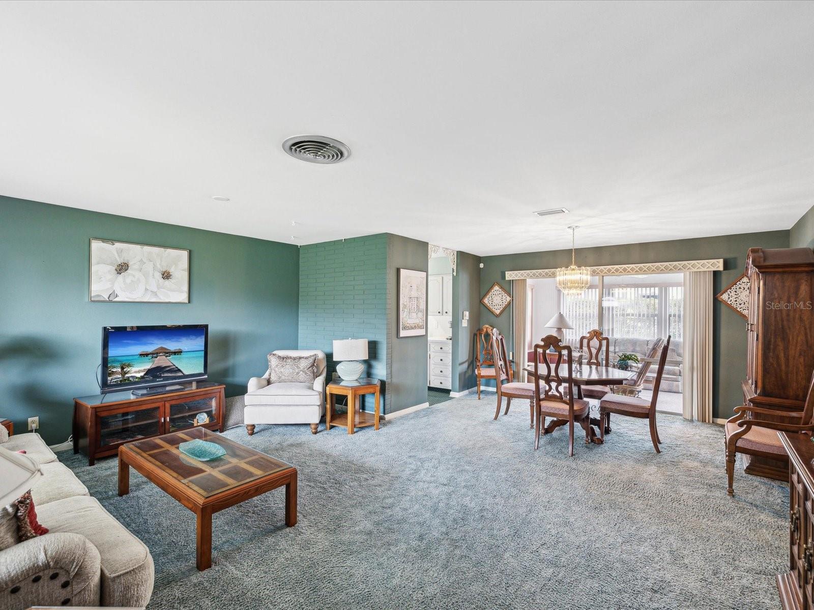 7547 BARRY CT, SEMINOLE, FL, 33772