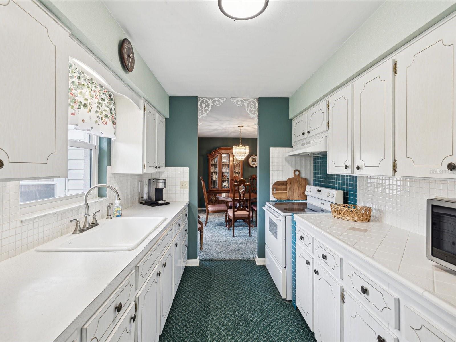 7547 BARRY CT, SEMINOLE, FL, 33772