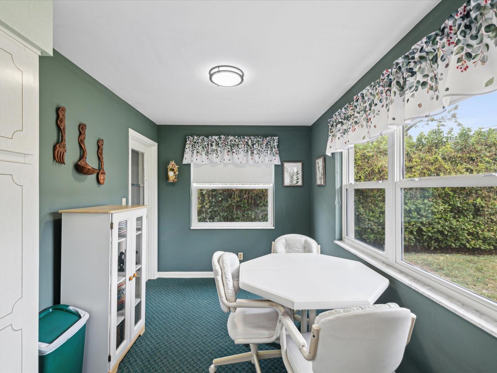7547 BARRY CT, SEMINOLE, FL, 33772