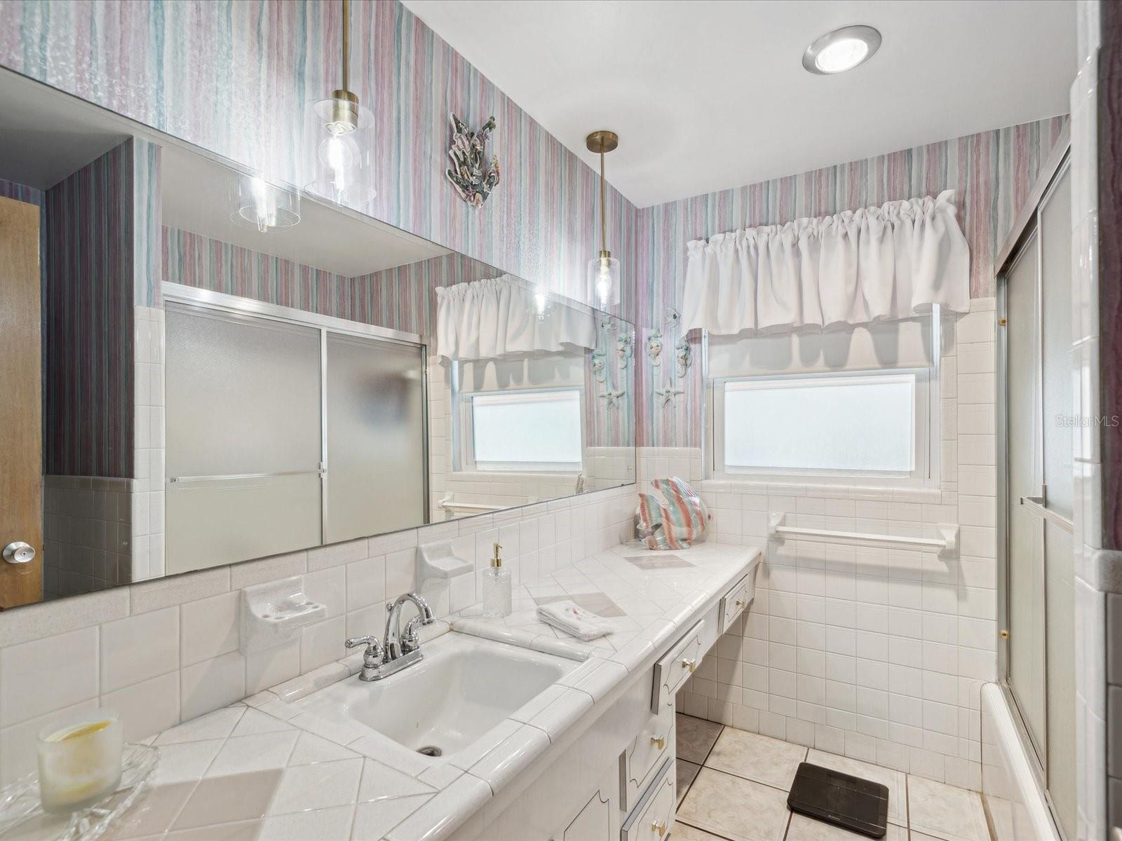 7547 BARRY CT, SEMINOLE, FL, 33772