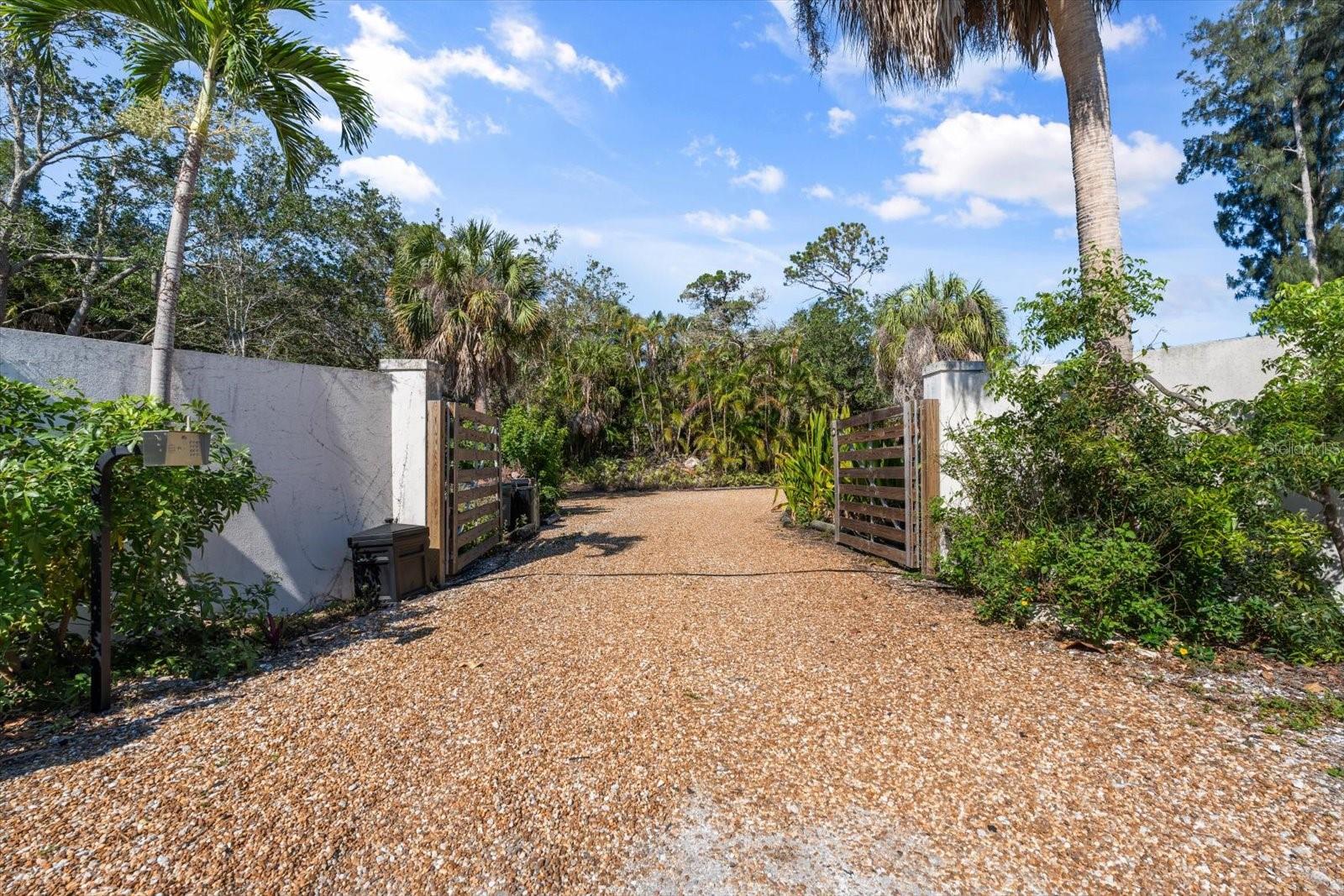7536 MIDNIGHT PASS RD, SARASOTA, FL, 34242