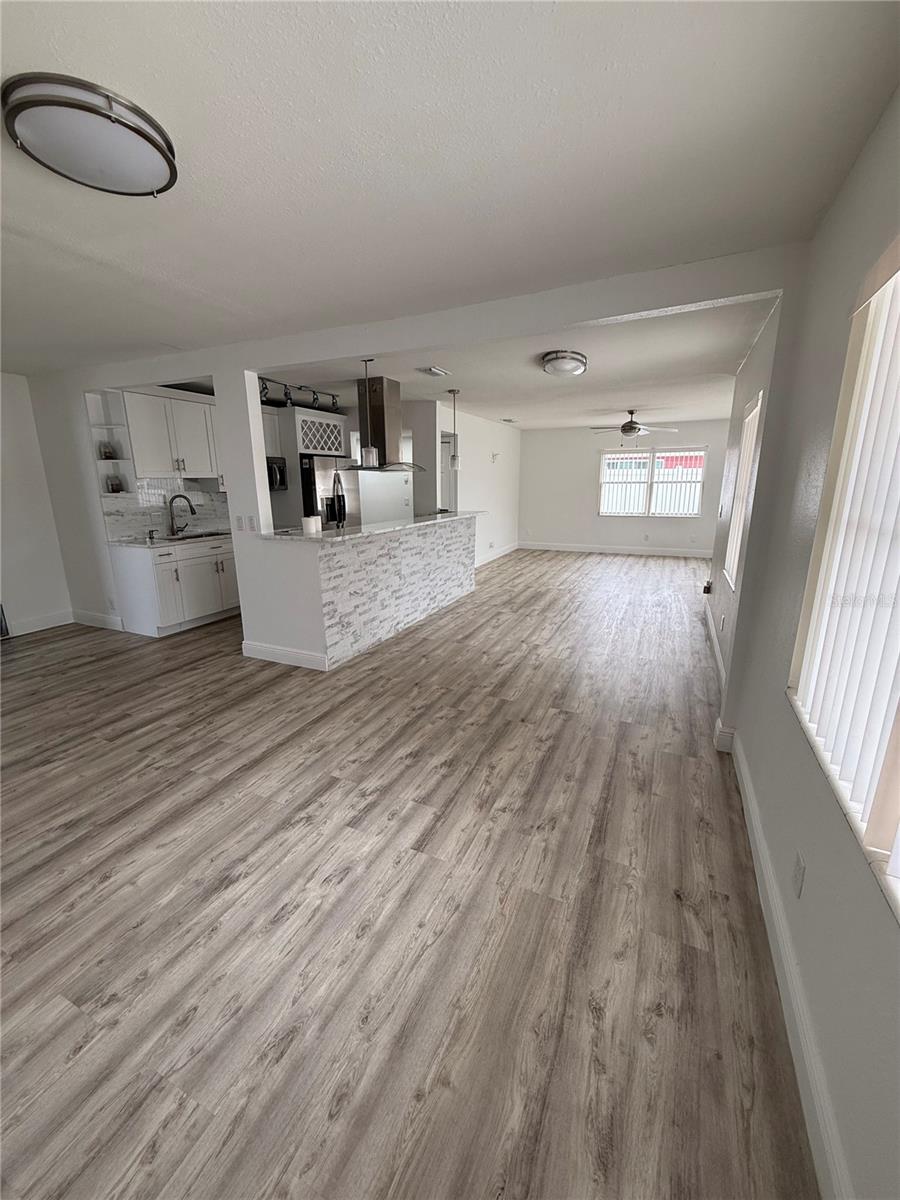 8105 TANGLEWOOD LN, TAMPA, FL, 33615