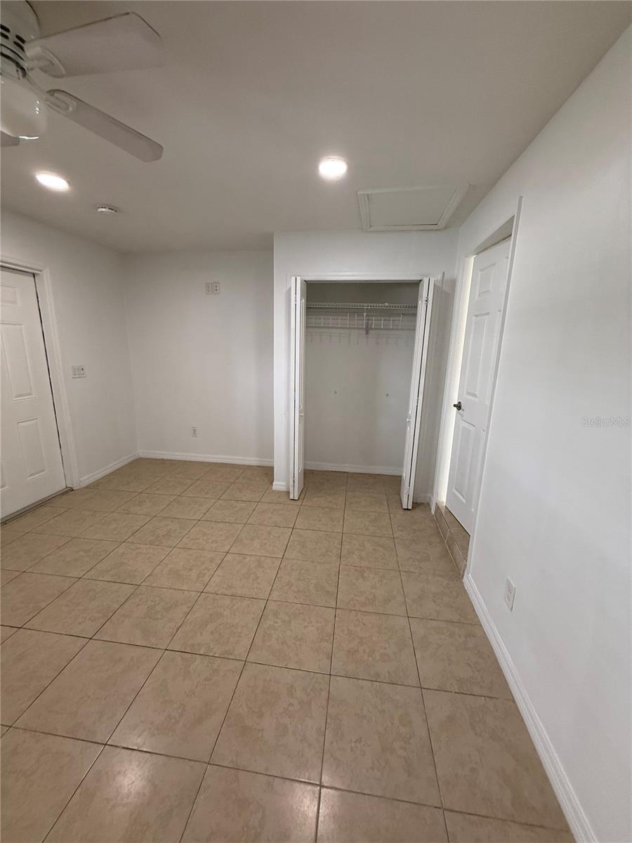 8105 TANGLEWOOD LN, TAMPA, FL, 33615