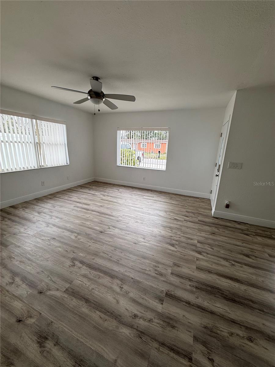 8105 TANGLEWOOD LN, TAMPA, FL, 33615