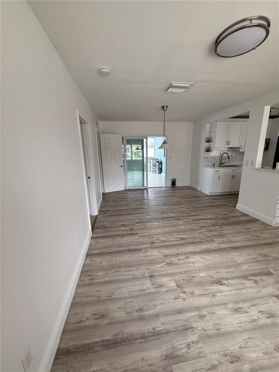 8105 TANGLEWOOD LN, TAMPA, FL, 33615