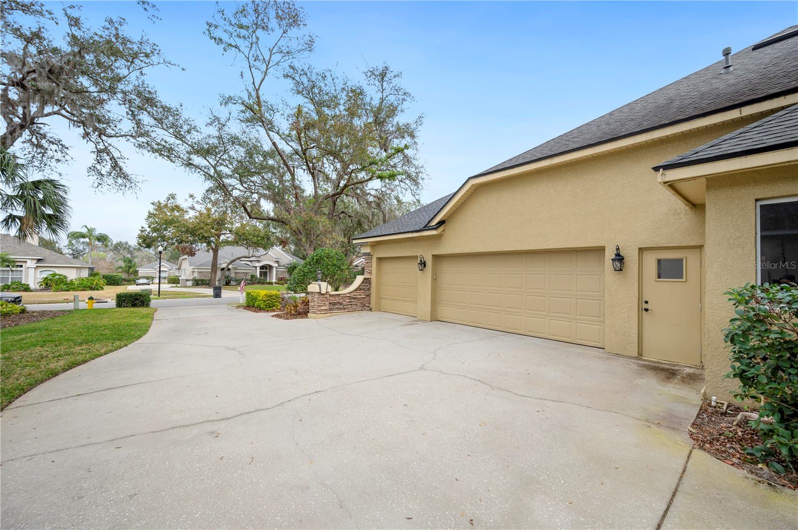 6011 HAMMOCK HILL AVE, LITHIA, FL, 33547