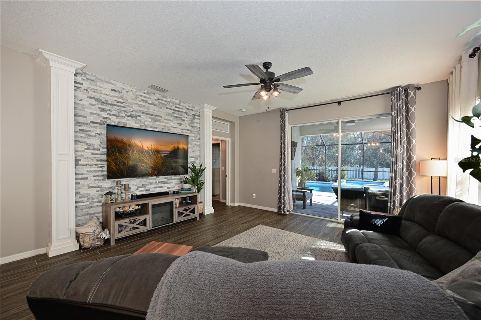11924 FOREST PARK CIR, LAKEWOOD RANCH, FL, 34211