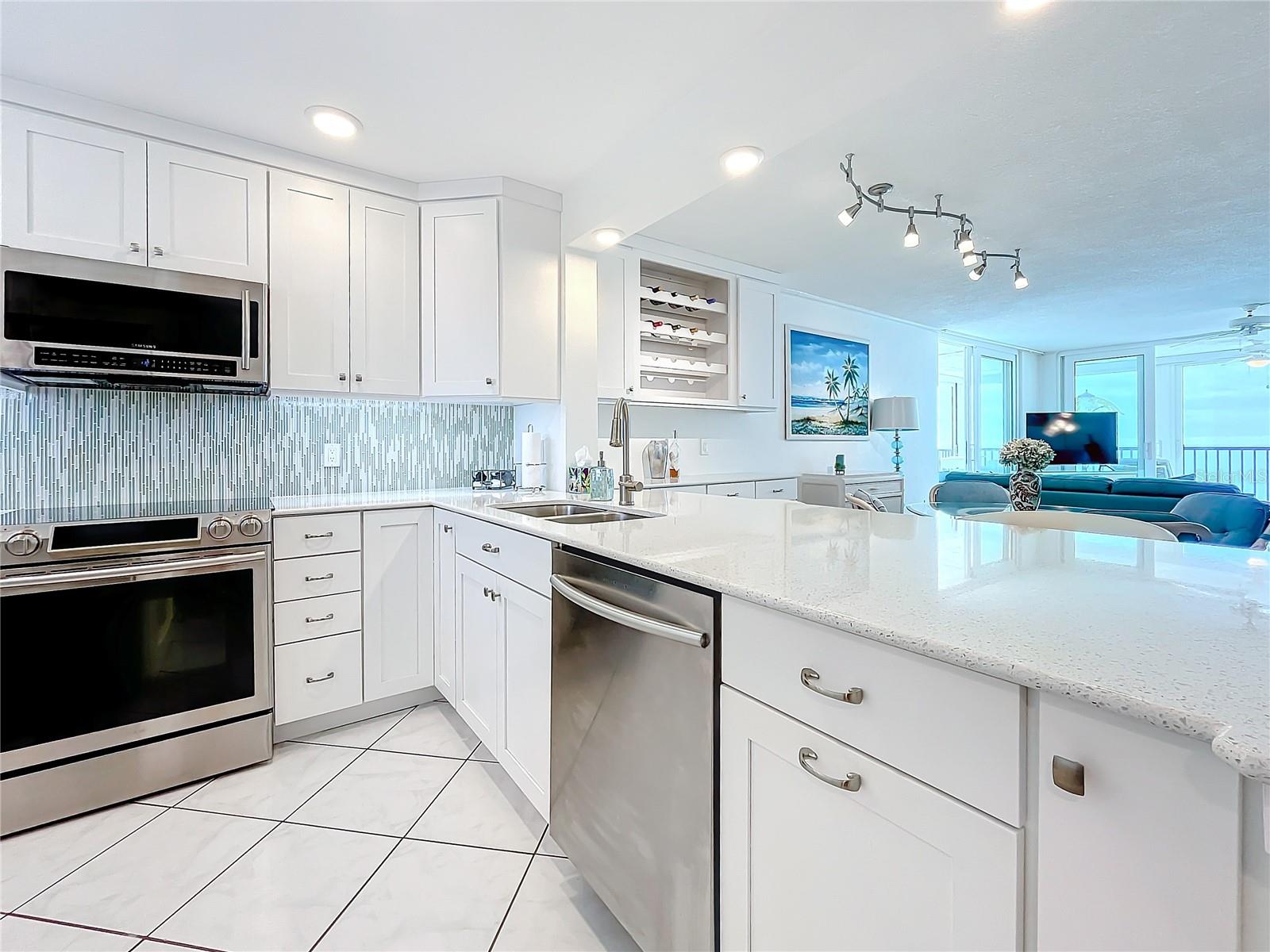 18304 GULF BLVD #619, REDINGTON SHORES, FL, 33708