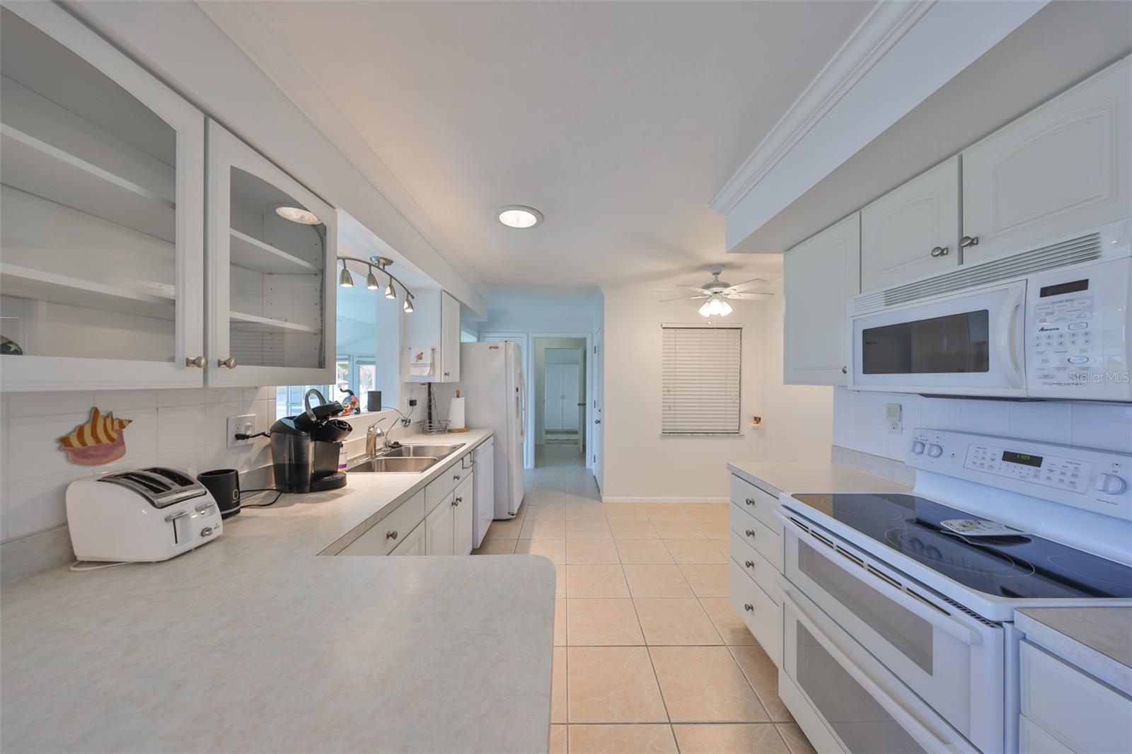1806 BURLINGTON CIR, SUN CITY CENTER, FL, 33573