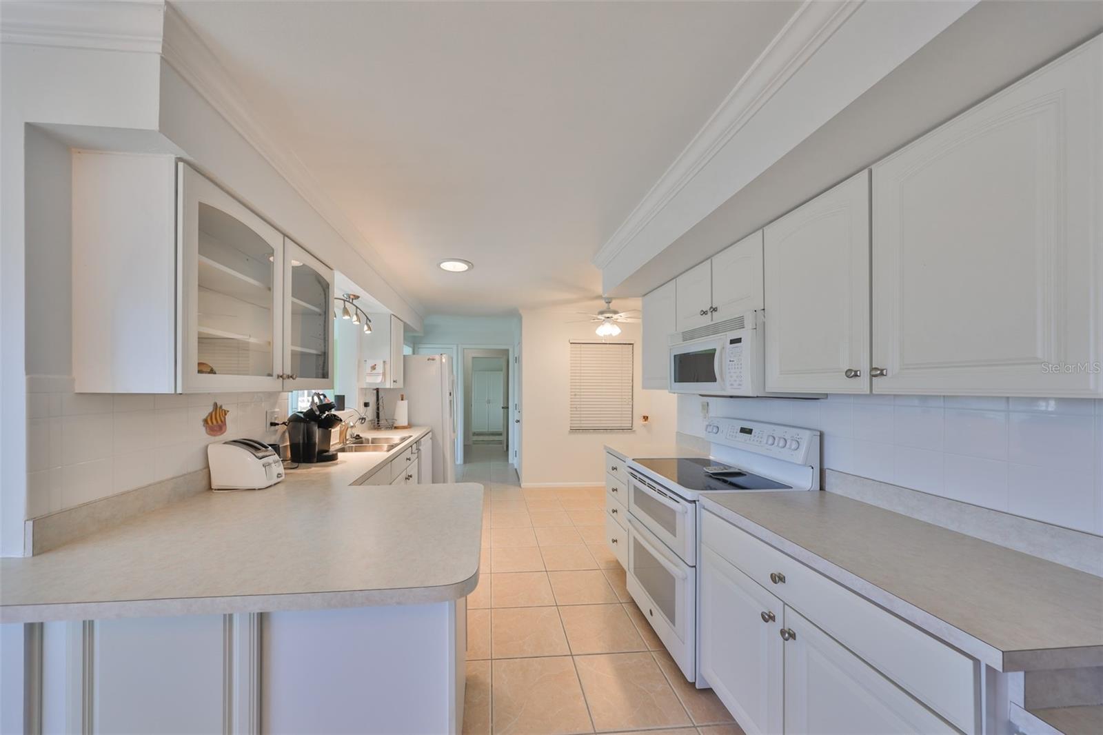 1806 BURLINGTON CIR, SUN CITY CENTER, FL, 33573