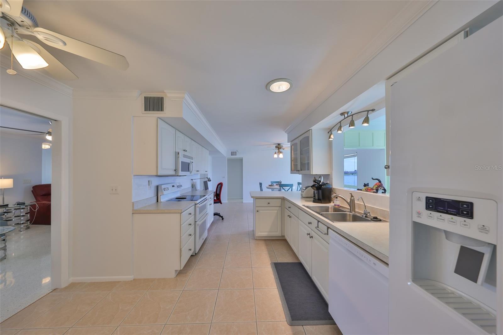1806 BURLINGTON CIR, SUN CITY CENTER, FL, 33573
