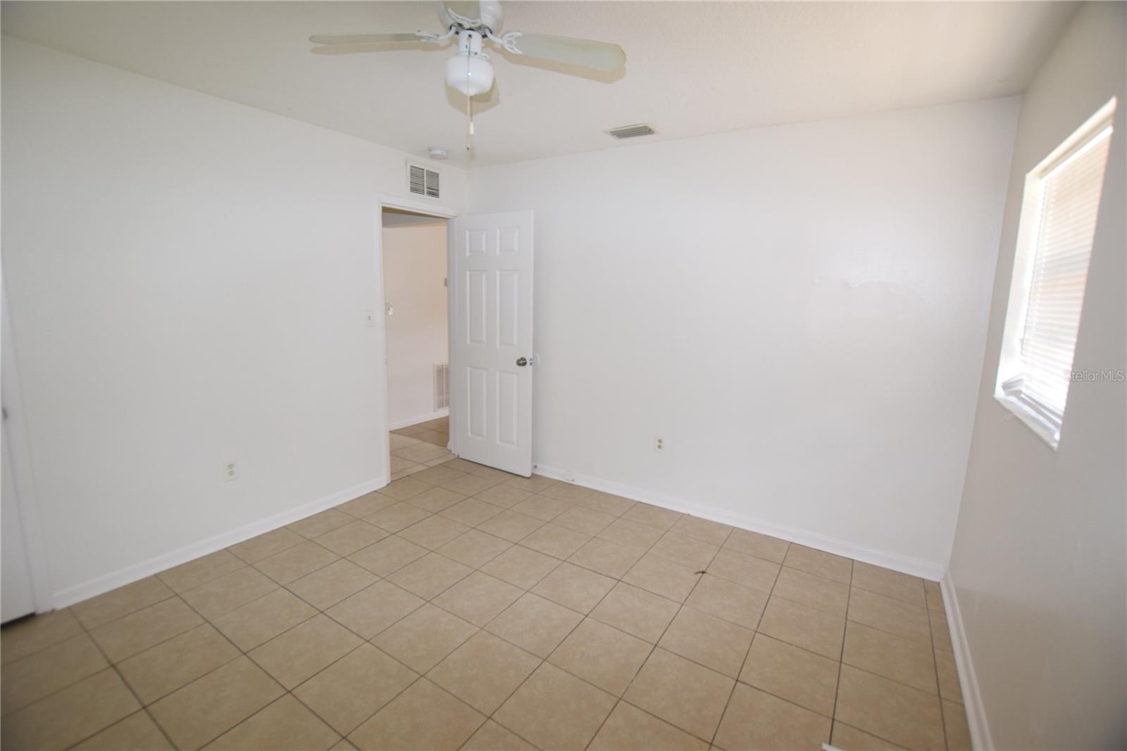 1801 CENTER ST #2, LEESBURG, FL, 34748