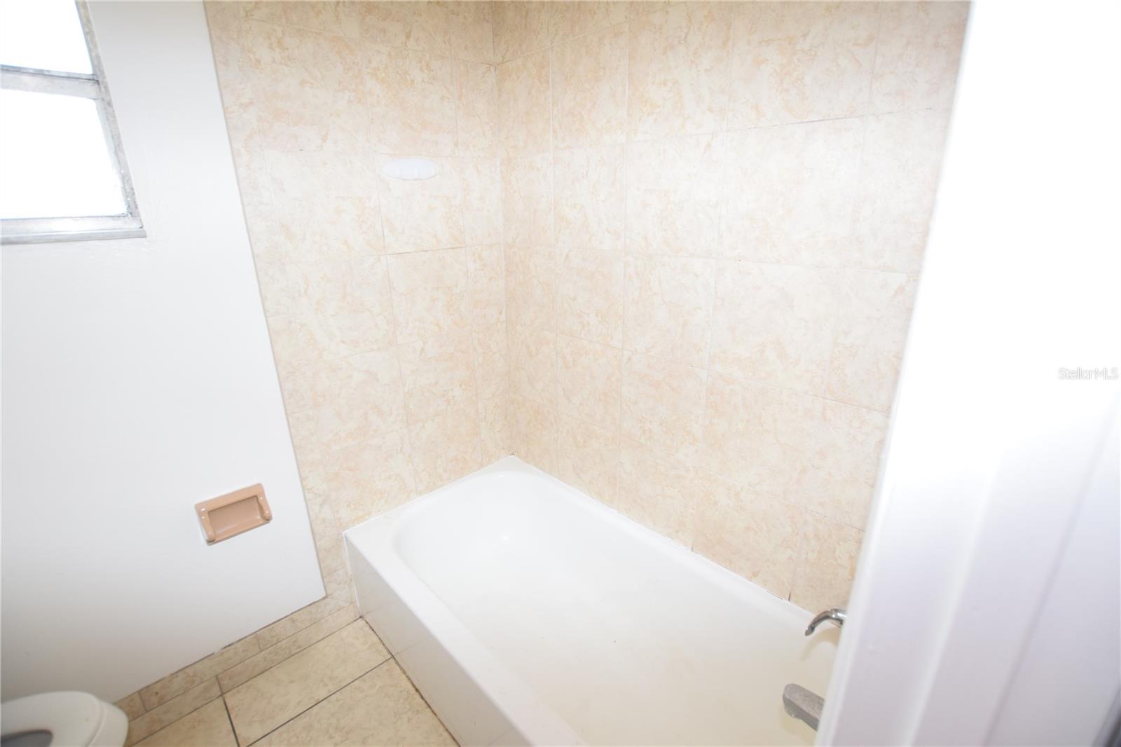 1801 CENTER ST #2, LEESBURG, FL, 34748