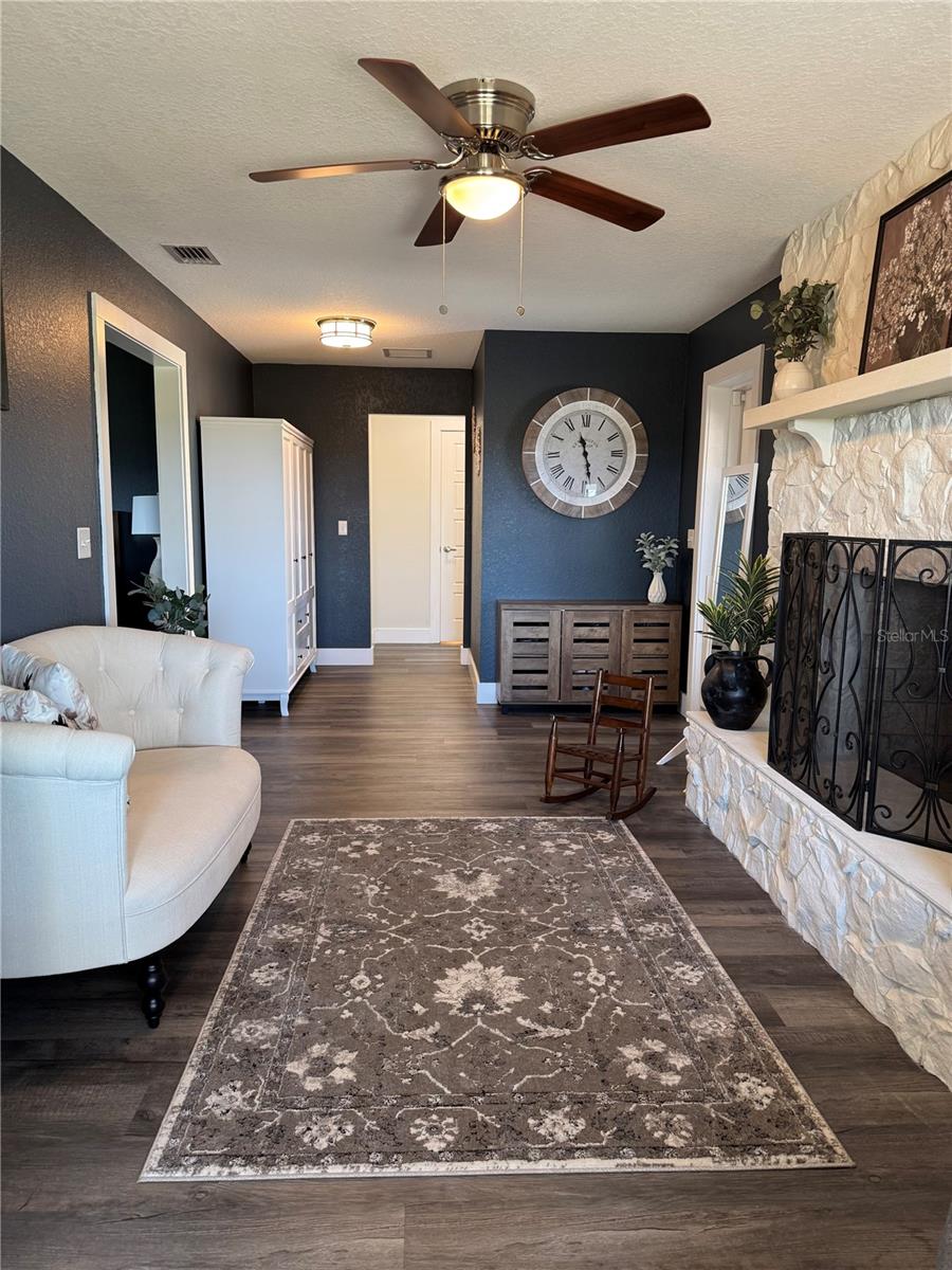 825 E LAKESHORE BLVD, KISSIMMEE, FL, 34744