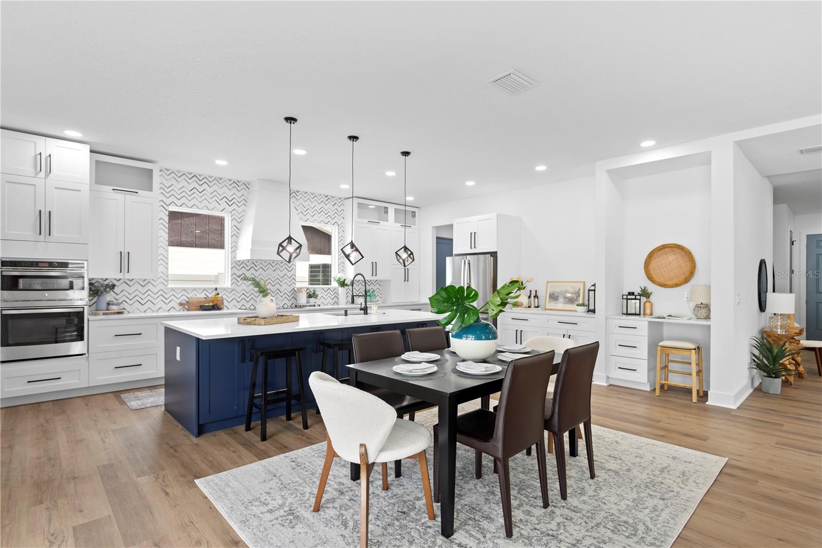3317 W NAPOLEON AVE, TAMPA, FL, 33611