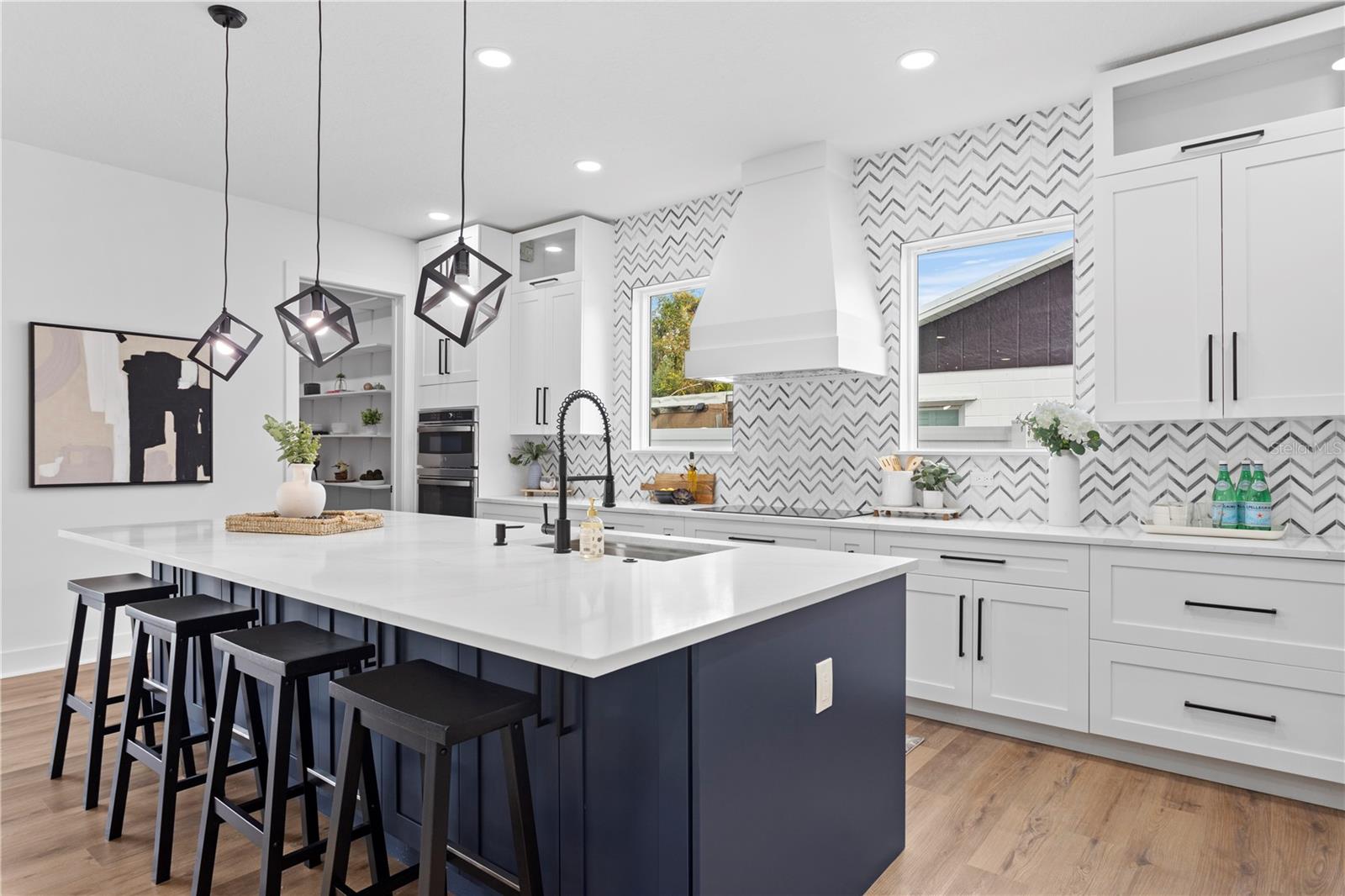 3317 W NAPOLEON AVE, TAMPA, FL, 33611