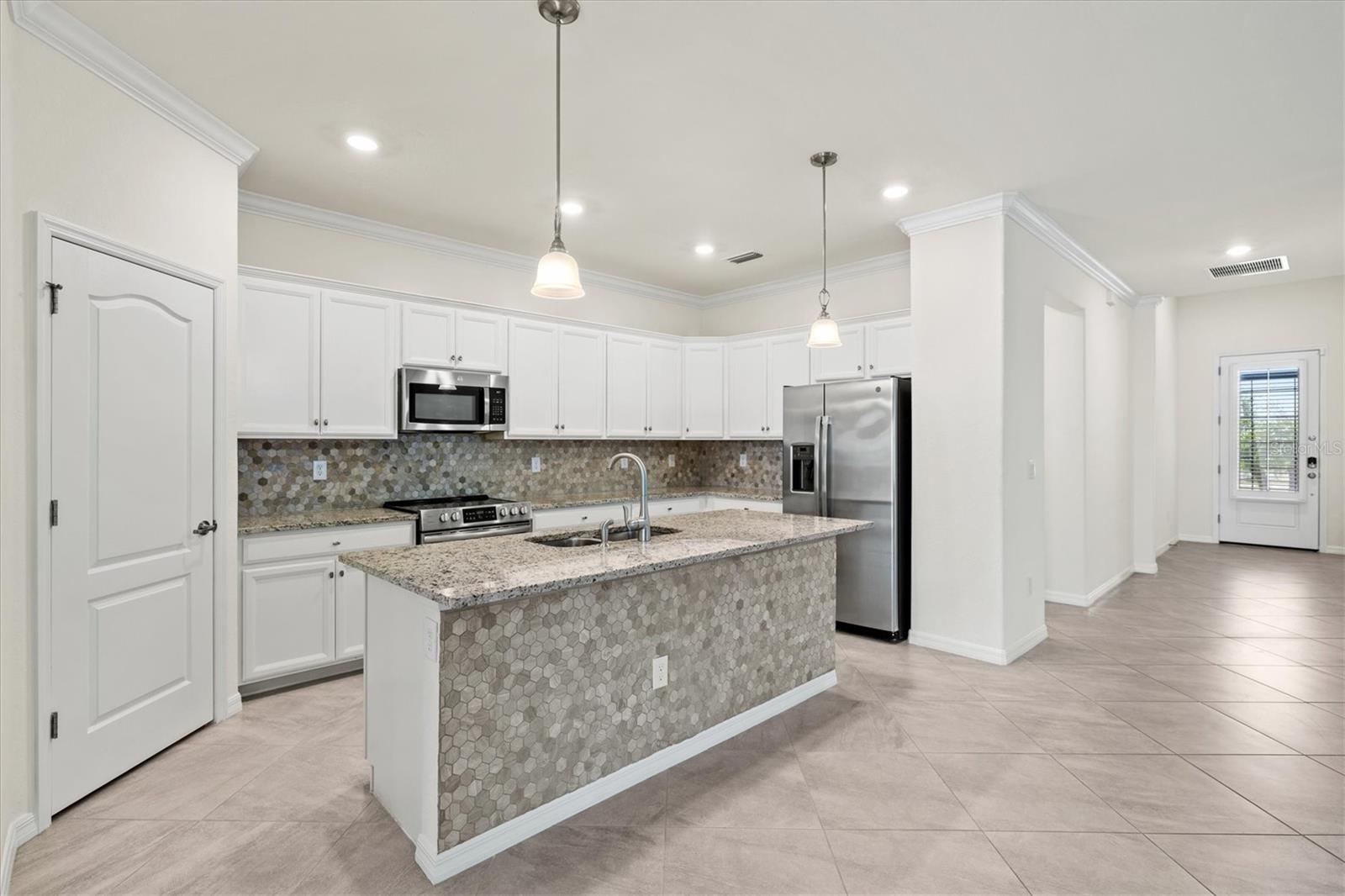 14724 PONCE DE LEON TRL, PORT CHARLOTTE, FL, 33981