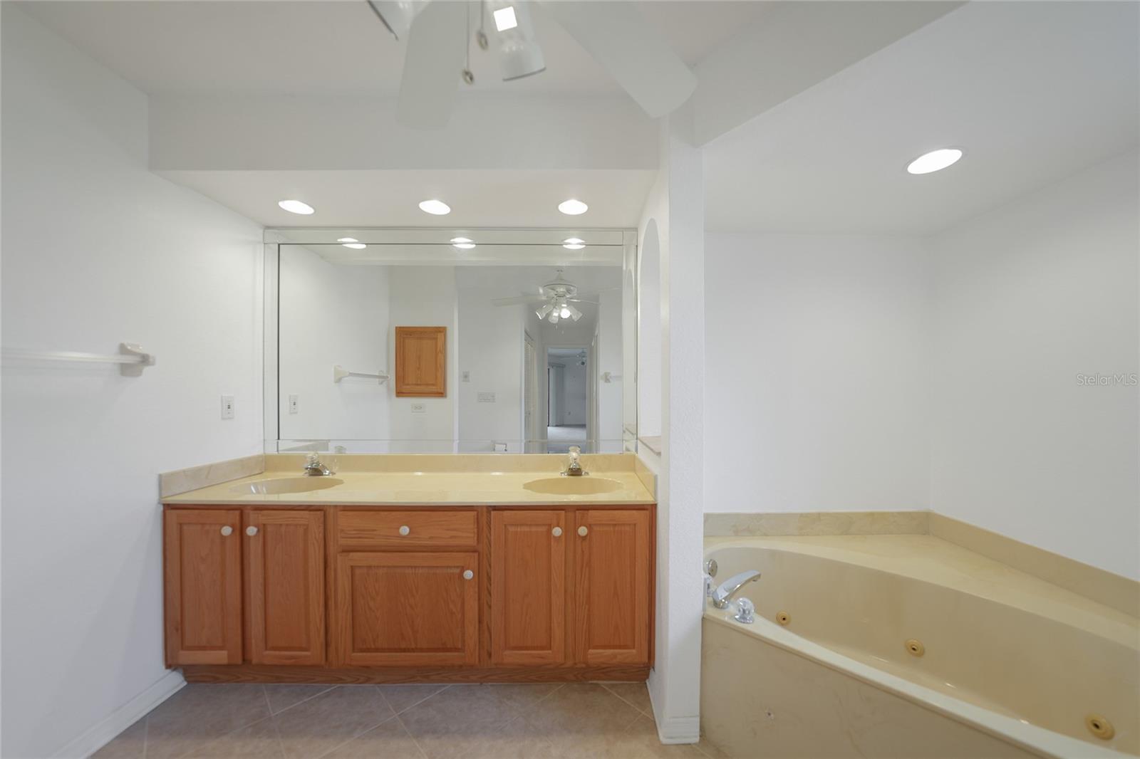 543 SPRING LAKE BLVD NW, PORT CHARLOTTE, FL, 33952