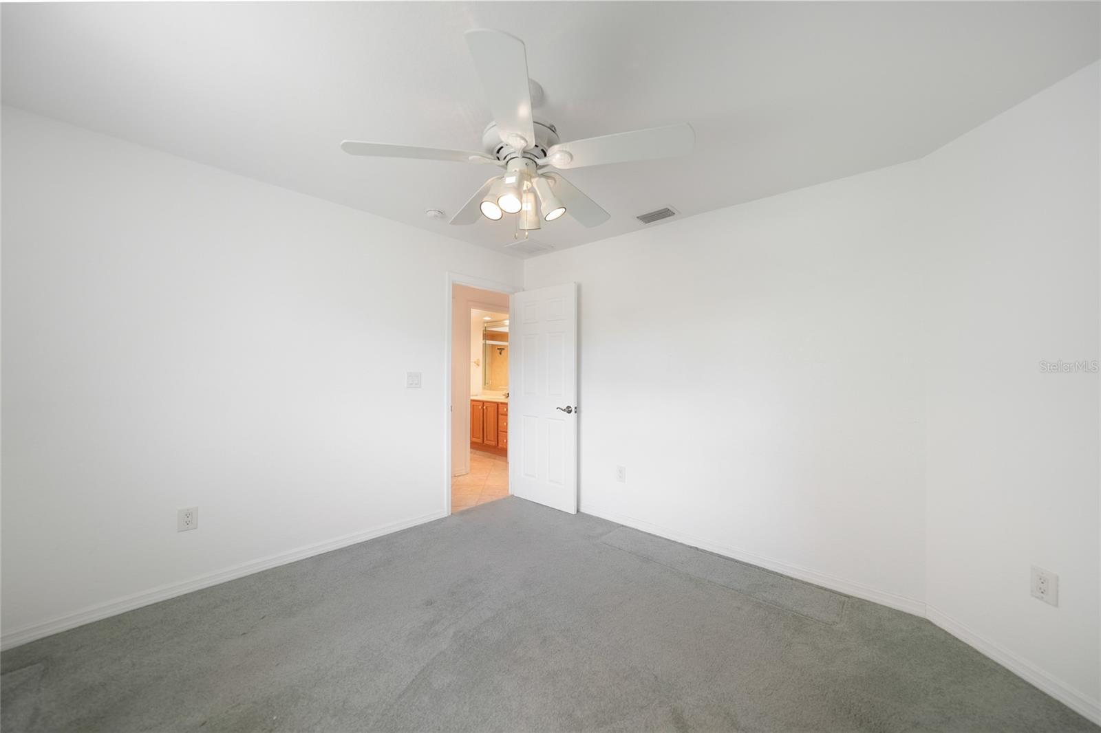 543 SPRING LAKE BLVD NW, PORT CHARLOTTE, FL, 33952