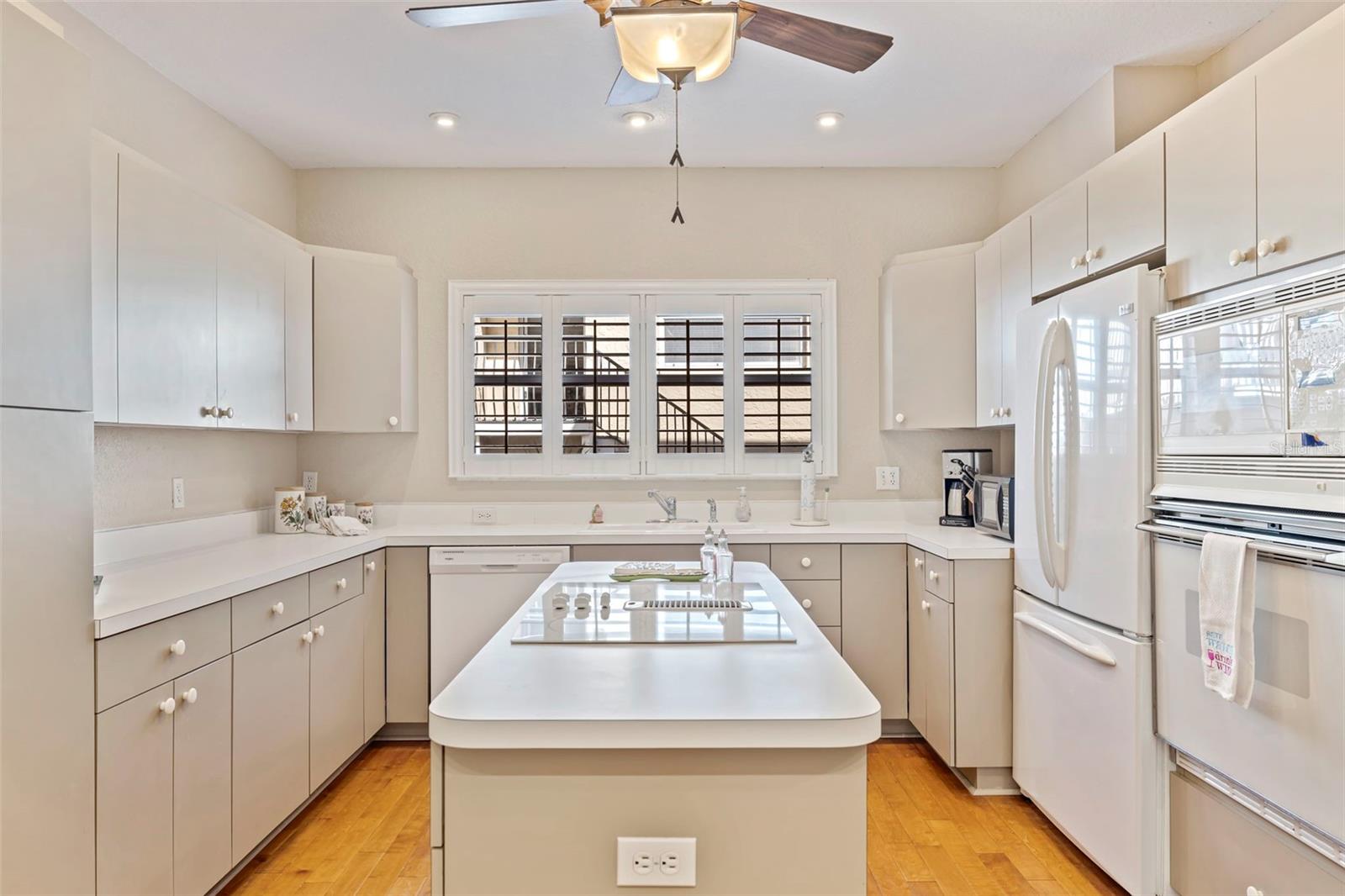 487 PINELLAS BAYWAY S #205, TIERRA VERDE, FL, 33715