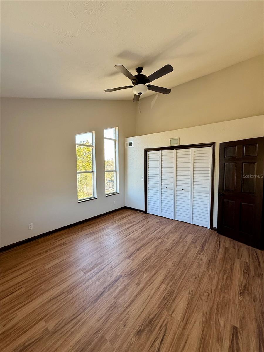 2541 E LAKE DR, DELAND, FL, 32724