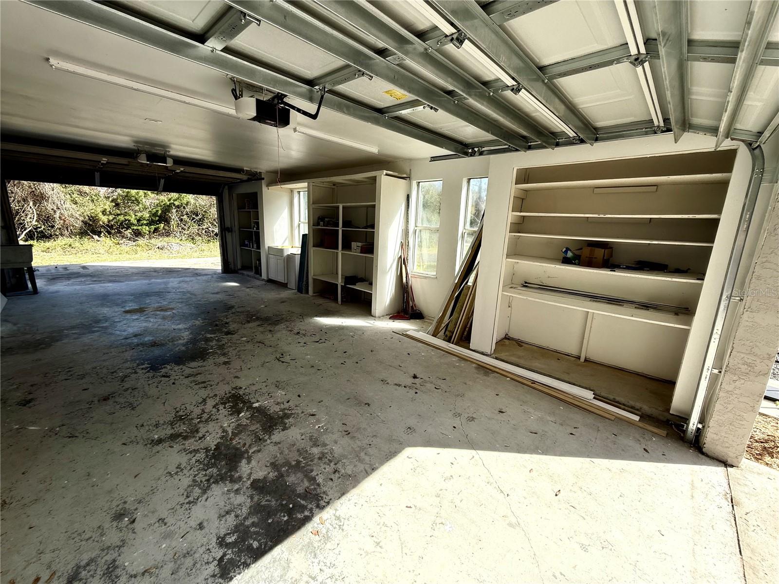 2541 E LAKE DR, DELAND, FL, 32724