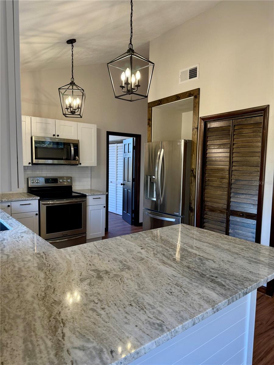 2541 E LAKE DR, DELAND, FL, 32724