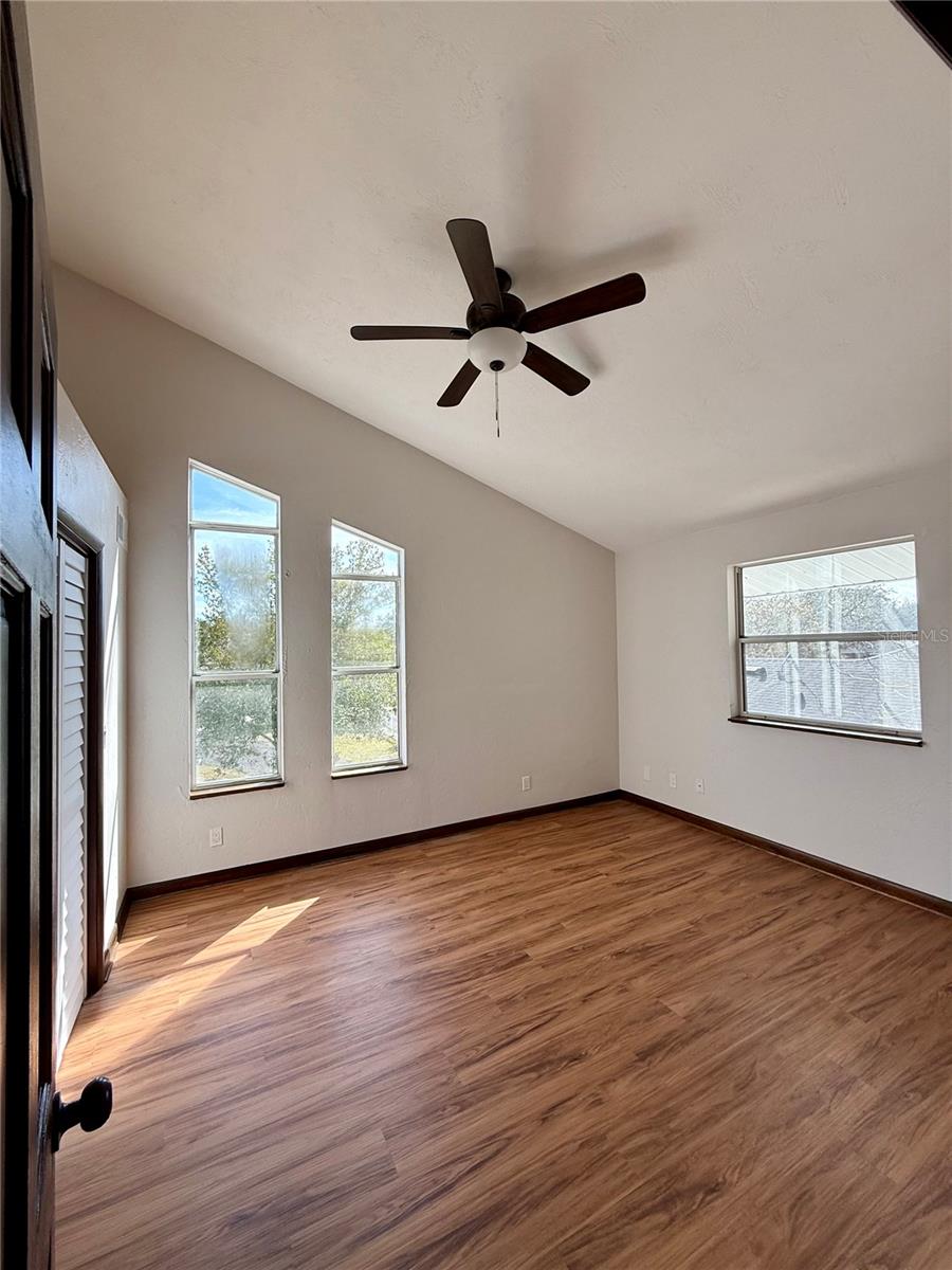 2541 E LAKE DR, DELAND, FL, 32724