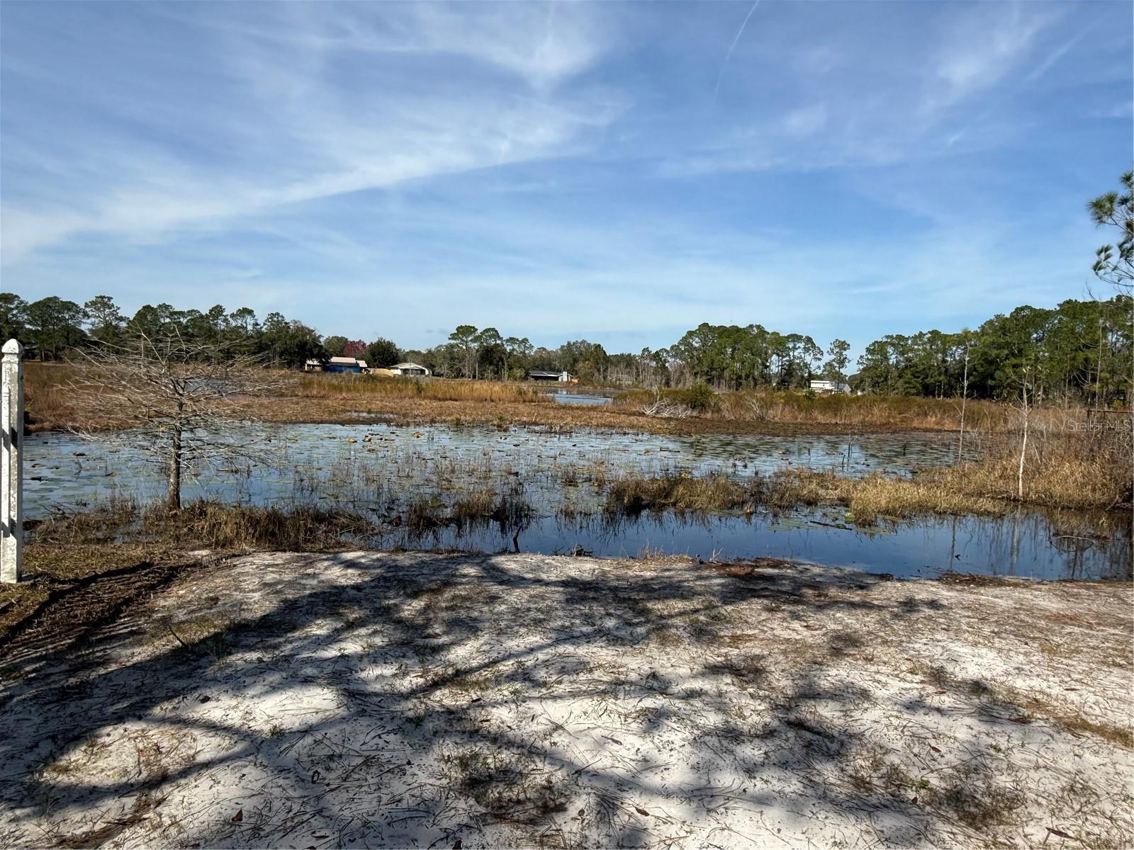 2541 E LAKE DR, DELAND, FL, 32724