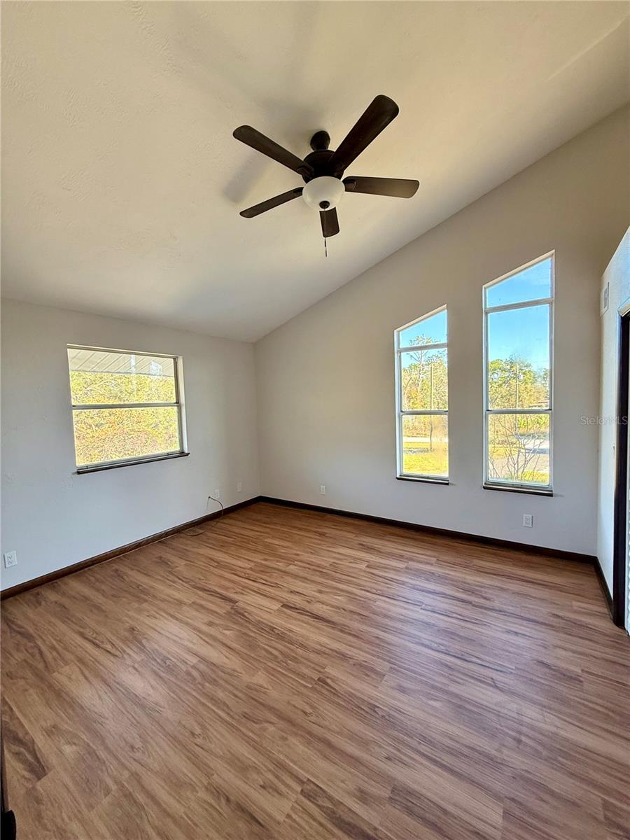 2541 E LAKE DR, DELAND, FL, 32724