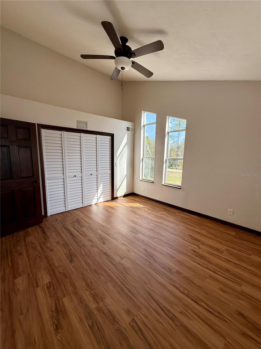 2541 E LAKE DR, DELAND, FL, 32724