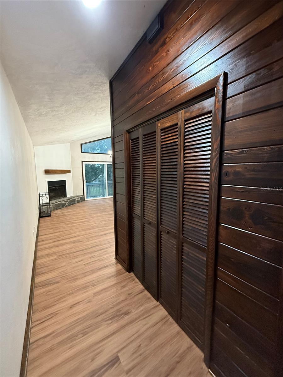 2541 E LAKE DR, DELAND, FL, 32724