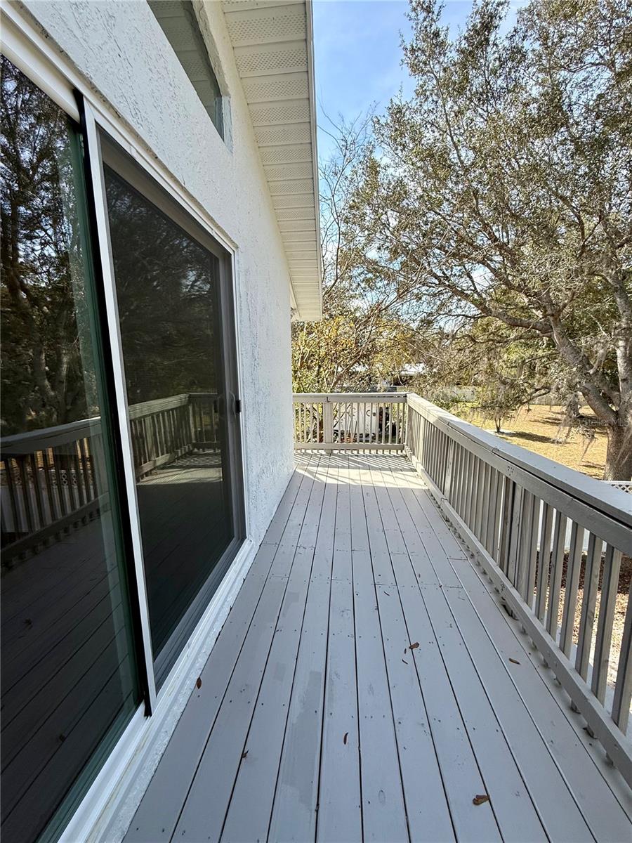 2541 E LAKE DR, DELAND, FL, 32724