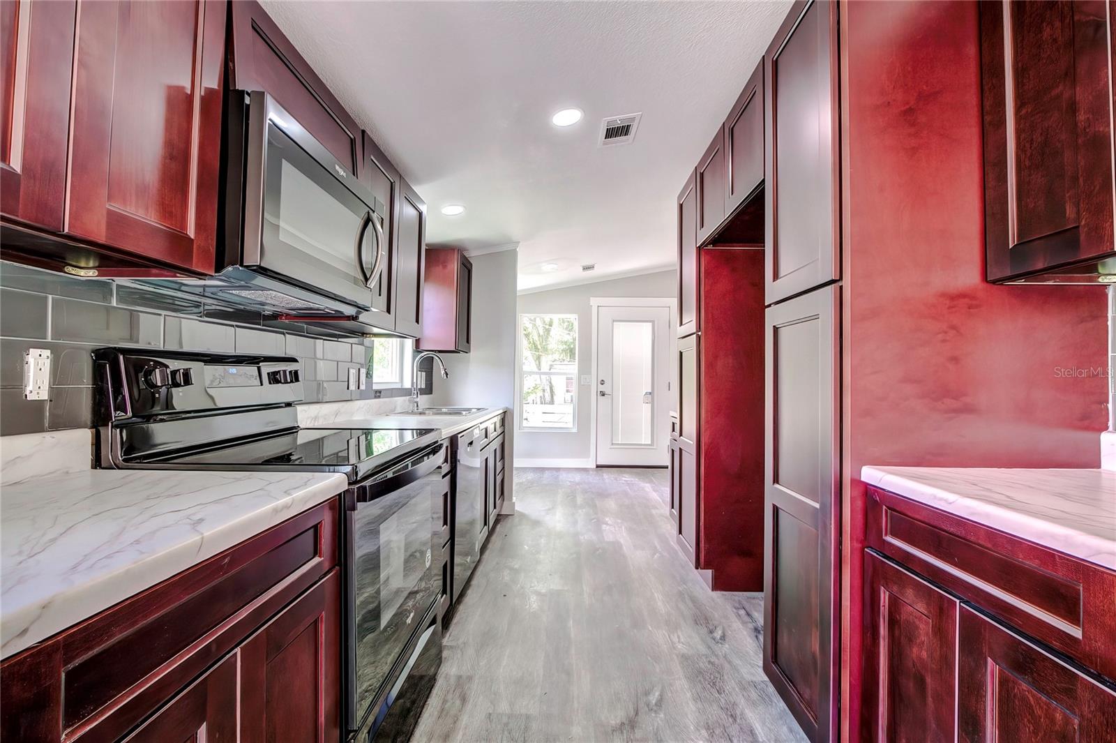 13017 MANATEE AVE, NEW PORT RICHEY, FL, 34654