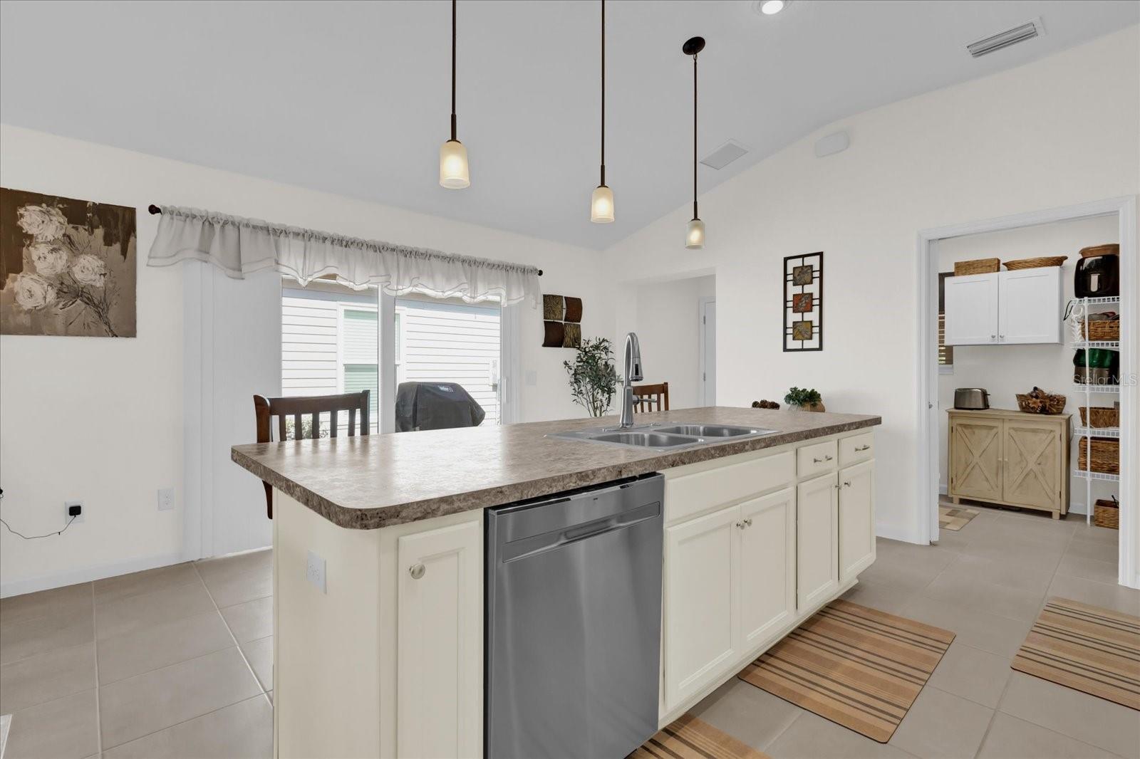 6206 DINGMAN WAY, THE VILLAGES, FL, 32163
